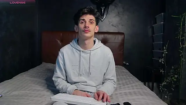 Snapshot of DanielCrush1 chatting on March 2026 05:49:01 PM DanielCrush1 online show from March 2026 05:49:01 PM