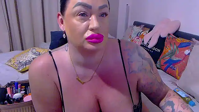 BustyVicky online show from May 2026 09:23:02 PM
