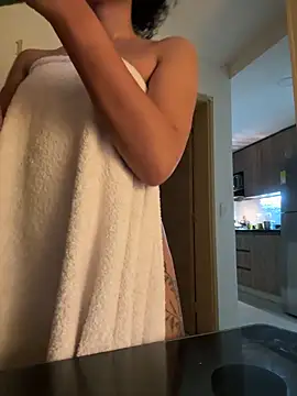 Snapshot of GabriSaenz chatting on December 2024 10:13:02 PM GabriSaenz online show from December 2024 10:13:02 PM