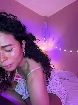 Snapshot of GabriSaenz chatting on January 2025 10:33:01 PM GabriSaenz online show from January 2025 10:33:01 PM