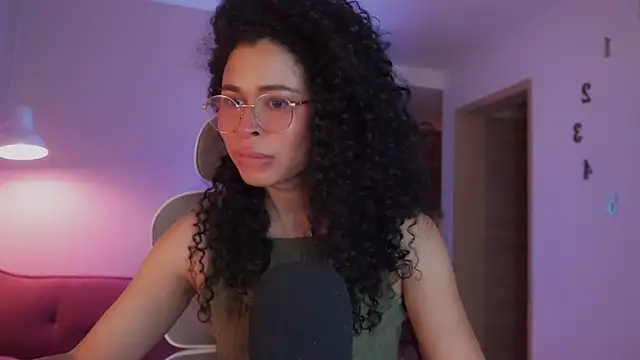 Snapshot of GabriSaenz chatting on January 2025 11:56:01 PM GabriSaenz online show from January 2025 11:56:01 PM