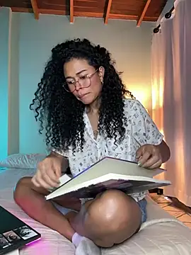 Snapshot of GabriSaenz chatting on March 2025 01:29:02 PM GabriSaenz online show from March 2025 01:29:02 PM