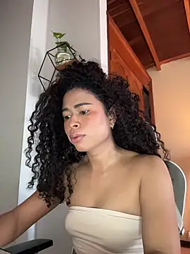 Snapshot of GabriSaenz chatting on February 2026 01:38:01 PM GabriSaenz online show from February 2026 01:38:01 PM