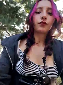  Laary online show from October 2025 09:02:01 PM