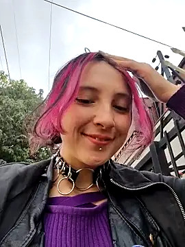  Laary online show from October 2025 09:01:01 PM