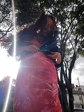  Laary online show from October 2025 09:04:02 PM