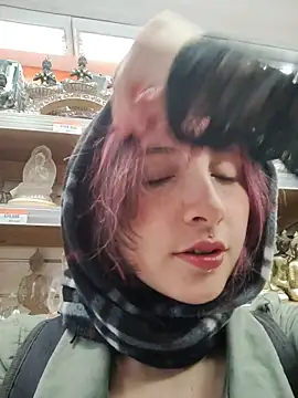  Laary online show from December 2025 08:26:01 PM