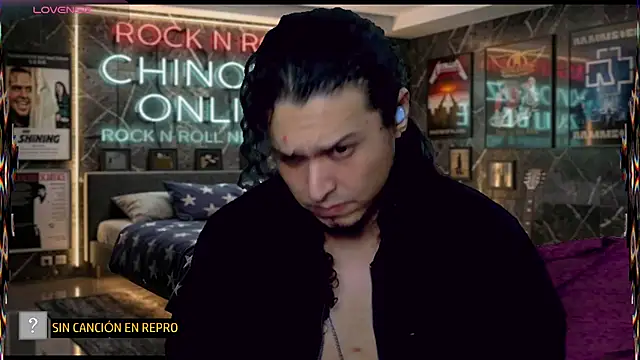Snapshot of chino_roz chatting on June 2026 08:18:01 AM chino roz online show from June 2026 08:18:01 AM