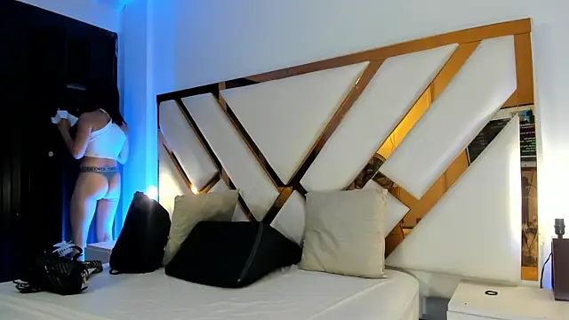 Aron cruz online show from April 2026 01:47:01 PM