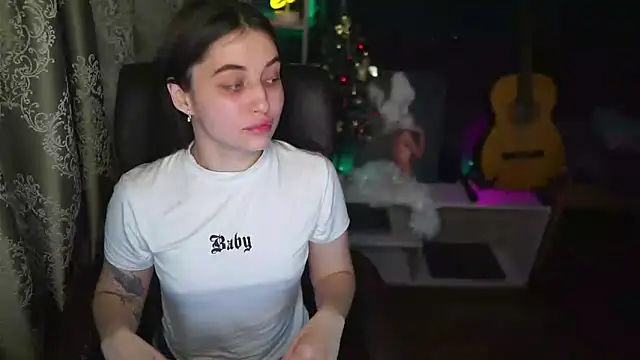 delicatedBailey online show from February 2025 05:30:01 AM