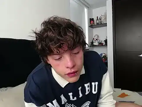 Santiago kiler online show from February 2025 02:02:01 PM