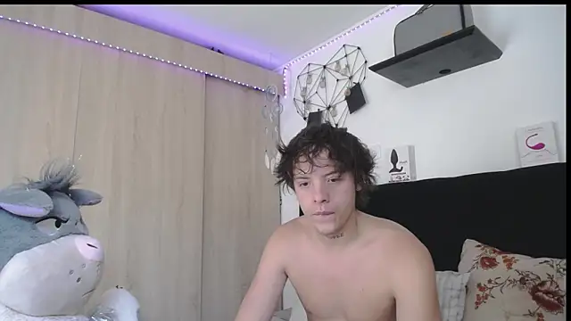 Santiago kiler online show from March 2026 12:44:01 PM