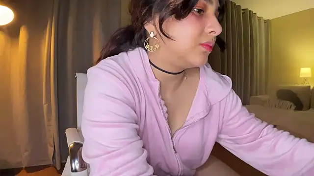 Snapshot of xSelena chatting on December 2024 05:15:01 AM xSelena online show from December 2024 05:15:01 AM