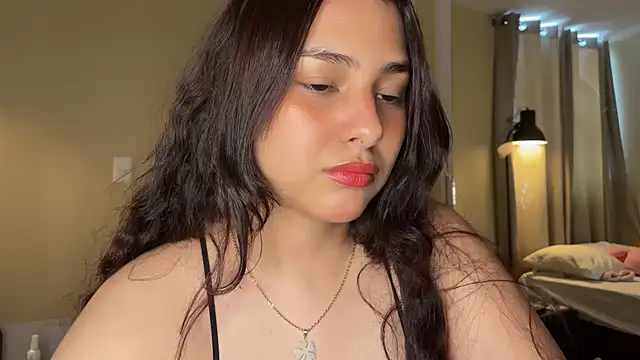 Snapshot of xSelena chatting on February 2026 08:40:02 PM xSelena online show from February 2026 08:40:02 PM