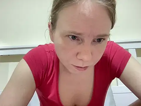 SweetLucy96 online show from November 2025 12:04:01 PM