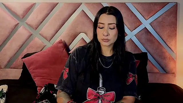  kelly hous36 online show from April 2026 12:45:02 PM