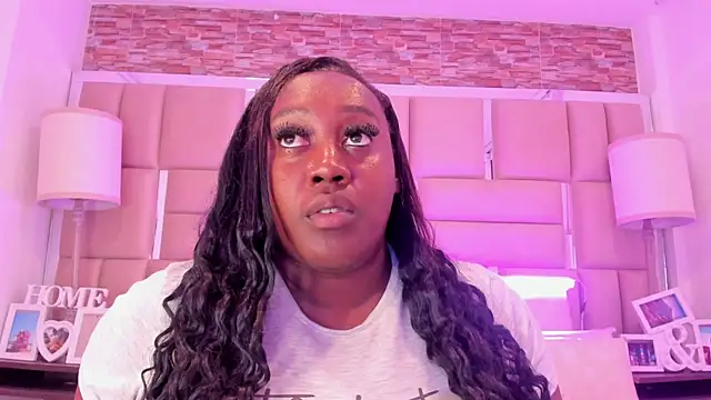 ShaniaBrownn online show from March 2026 07:42:02 PM