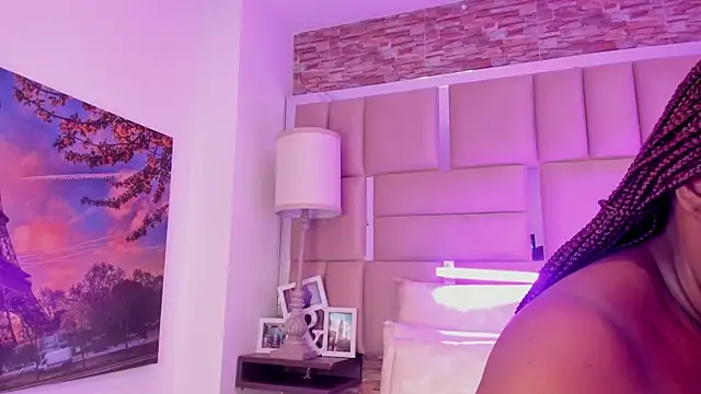 ShaniaBrownn online show from March 2026 06:24:02 PM