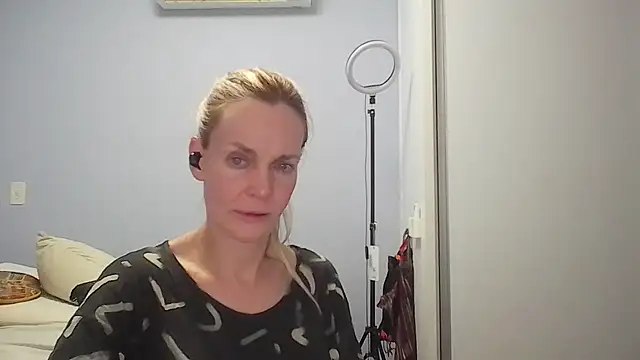 Annylove1 online show from March 2026 12:10:02 AM