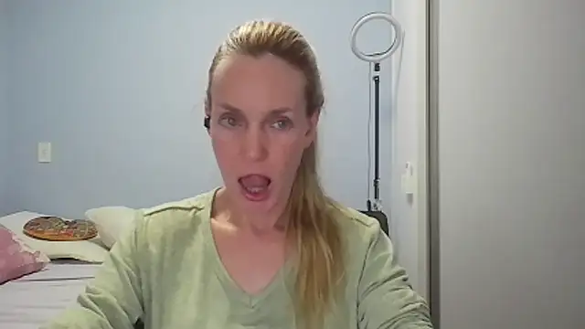 Annylove1 online show from April 2026 12:13:02 AM