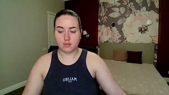 Roxie Bradley online show from April 2026 05:47:01 AM