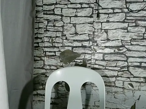 xlovercum online show from February 2026 05:22:02 PM