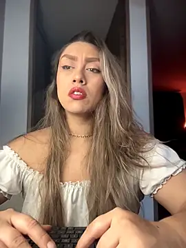 Im sophiie online show from March 2026 06:48:02 AM