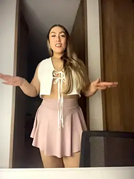 Im sophiie online show from April 2026 06:52:01 AM