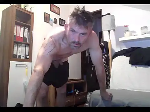 Cambitchboy online show from April 2026 08:47:01 PM