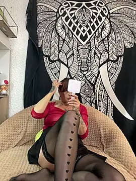 Boonny Boo01 online show from April 2026 01:47:01 PM