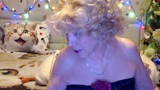 HappyWomanOn online show from April 2026 06:44:02 AM