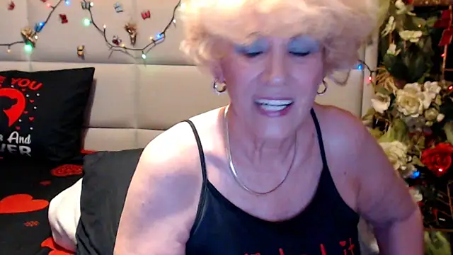 Snapshot of HappyWomanOn chatting on June 2026 07:23:01 AM HappyWomanOn online show from June 2026 07:23:01 AM