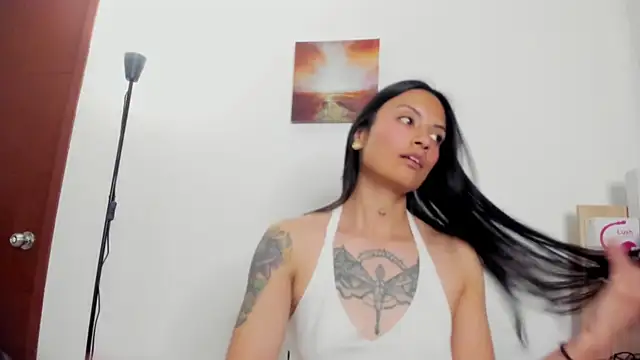 Snapshot of nia__white chatting on July 2026 12:05:01 AM nia white online show from July 2026 12:05:01 AM