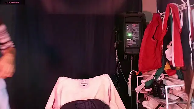 Snapshot of LaInsaciableIntensa chatting on June 2026 01:33:01 AM LaInsaciableIntensa online show from June 2026 01:33:01 AM