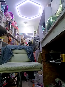 LunaZambrano online show from April 2026 06:34:02 PM