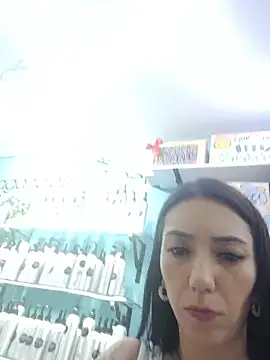 Snapshot of LunaZambrano chatting on June 2026 08:57:02 PM LunaZambrano online show from June 2026 08:57:02 PM