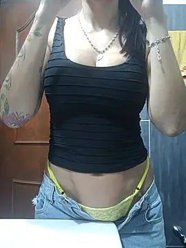 Snapshot of LunaZambrano chatting on July 2026 03:23:01 AM LunaZambrano online show from July 2026 03:23:01 AM