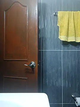 Snapshot of LunaZambrano chatting on July 2026 05:47:02 AM LunaZambrano online show from July 2026 05:47:02 AM