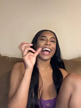 Snapshot of CandyLuxxxx chatting on December 2024 09:02:01 PM CandyLuxxxx online show from December 2024 09:02:01 PM