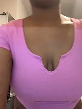 Snapshot of CandyLuxxxx chatting on December 2024 12:36:02 AM CandyLuxxxx online show from December 2024 12:36:02 AM