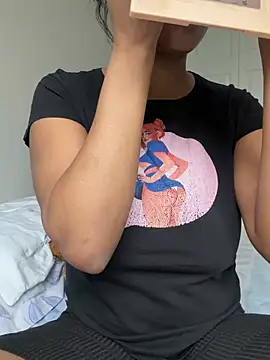 Snapshot of CandyLuxxxx chatting on January 2025 06:06:01 PM CandyLuxxxx online show from January 2025 06:06:01 PM