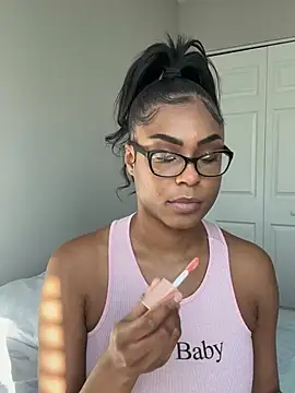 Snapshot of CandyLuxxxx chatting on January 2025 06:12:02 PM CandyLuxxxx online show from January 2025 06:12:02 PM