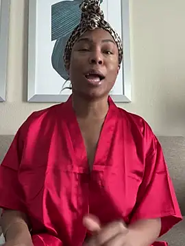 Snapshot of CandyLuxxxx chatting on January 2025 09:26:01 PM CandyLuxxxx online show from January 2025 09:26:01 PM