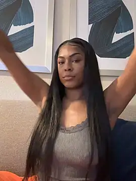 Snapshot of CandyLuxxxx chatting on January 2025 02:26:02 AM CandyLuxxxx online show from January 2025 02:26:02 AM