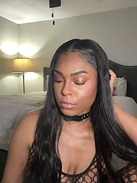 Snapshot of CandyLuxxxx chatting on February 2025 11:08:02 AM CandyLuxxxx online show from February 2025 11:08:02 AM