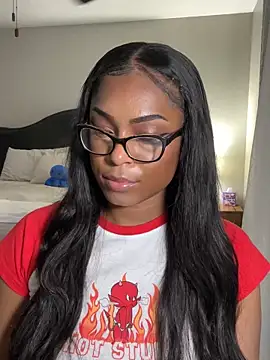 Snapshot of CandyLuxxxx chatting on February 2025 05:48:02 AM CandyLuxxxx online show from February 2025 05:48:02 AM