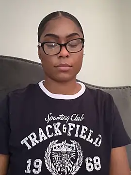 Snapshot of CandyLuxxxx chatting on March 2025 07:34:01 PM CandyLuxxxx online show from March 2025 07:34:01 PM