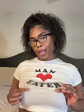 Snapshot of CandyLuxxxx chatting on March 2025 01:14:02 AM CandyLuxxxx online show from March 2025 01:14:02 AM