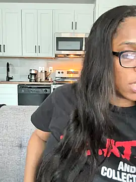 Snapshot of CandyLuxxxx chatting on September 2025 08:54:01 PM CandyLuxxxx online show from September 2025 08:54:01 PM