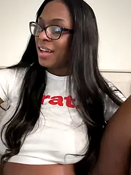 Snapshot of CandyLuxxxx chatting on October 2025 10:57:01 AM CandyLuxxxx online show from October 2025 10:57:01 AM